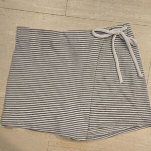 Kirious Los Angeles Gray/White Striped Front Panel Tie Skort/Shorts